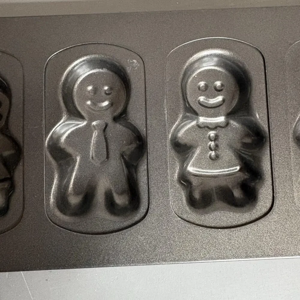 Wilton Gingerbread Man Cookie Pan 6-Cavity Nonstick Holiday Baking Mold